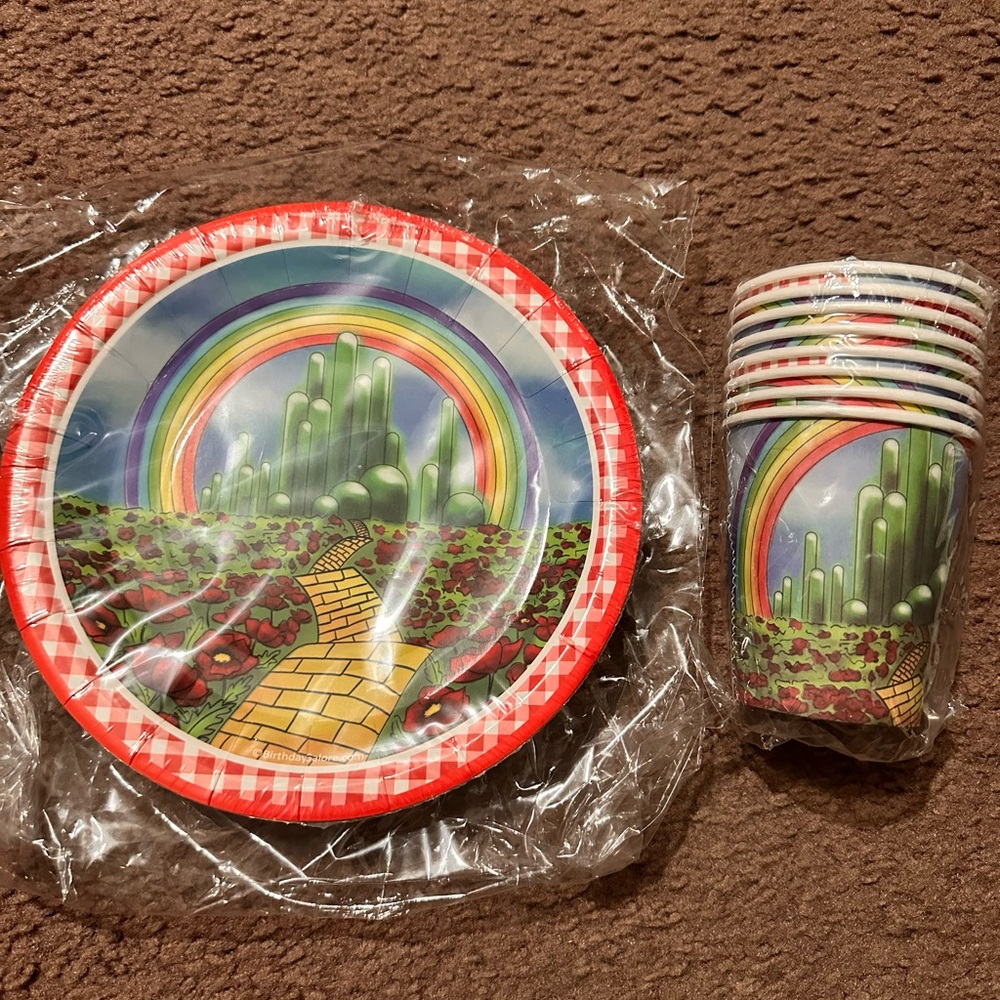 Wizard of Oz Vintage Style Plates and Cups